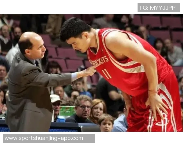 姚明分享身份转变心路历程从回答者到提问者的深刻思考与追求