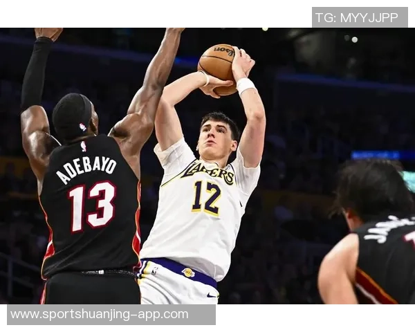 老詹复出后进攻失衡雷迪克分析里夫斯缺阵的影响与挑战 老詹复出后进攻失衡雷迪克分析里夫斯缺阵的影响与挑战